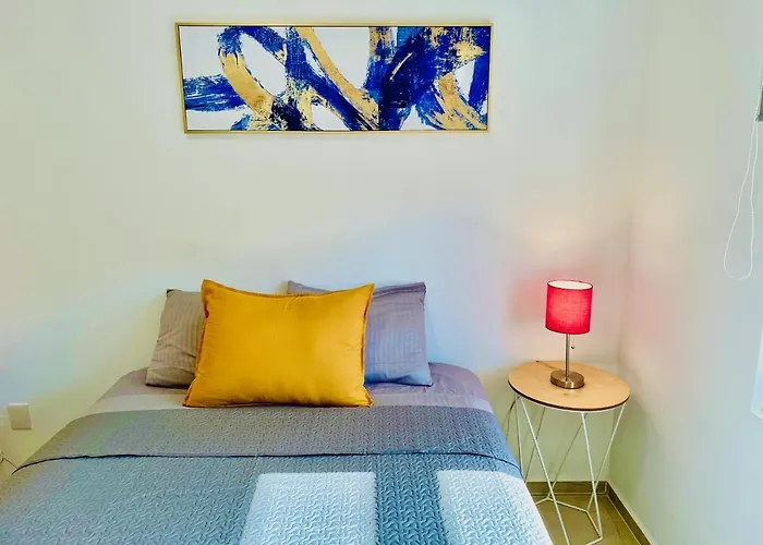 Cozy 2-bedroom With Amenities